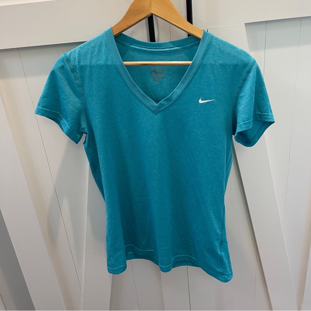Nike Blue Fitted Short Sleeve Tee v neck size M